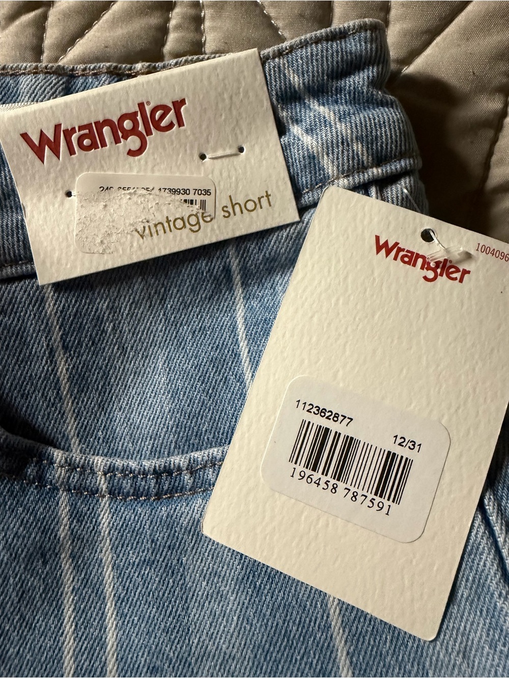 NEW Women’s Wrangler 12/31 Shorts - Picture 2 of 3
